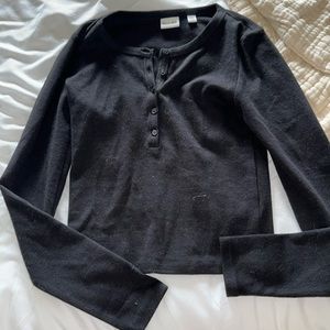 SUN DEH 2XS ARITZIA BLACK HENLEY